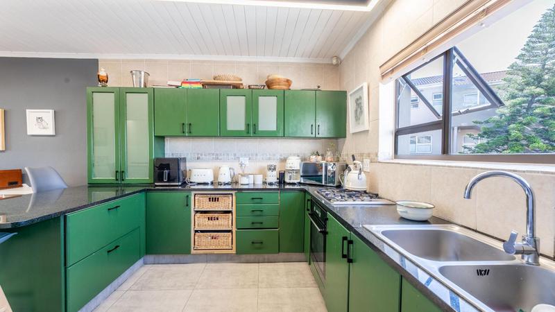 3 Bedroom Property for Sale in Bloubergrant Western Cape